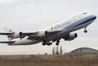 B-18709 @ ELLX - China Airlines Cargo 747-400