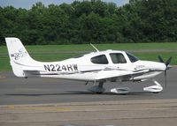 N224RW @ DTN - At the Shreveport Downtown airport. - by paulp