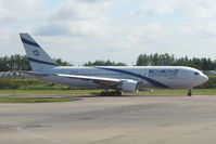 4X-EAC @ EGGW - El Al B767 at Luton - by Terry Fletcher