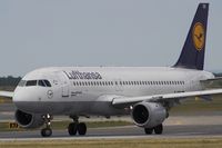 D-AIQS @ LOWW - Lufthansa - by Delta Kilo