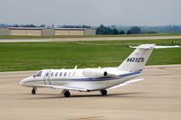 N423CS @ CID - Taxiing to Ruway 13 for departure - by Glenn E. Chatfield