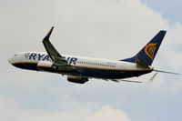 EI-DYM @ EGGP - Ryanair - by Chris Hall