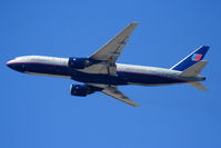 N212UA @ KLAX - United Airlines Boeing 777-222, N212UA departing KLAX 25R on the LOOP FOUR to KORD - by Mark Kalfas