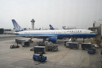 N560UA @ KLAX - United Airlines Boeing 757-222, N560UA at the gate KLAX  - by Mark Kalfas