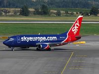 OM-CLB @ VIE - Sky Europe 737-300 - by P. Radosta - www.austrianwings.info
