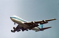 4X-AXB @ LHR - Boeing 747-258B of El Al on fianl approach to London Heathrow in the Summer of 1976. - by Peter Nicholson
