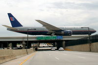 N226UA @ KORD - United Airlines Boeing 777-222 N226UA taxiing to RWY 32R KORD. - by Mark Kalfas
