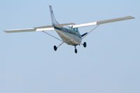 N5239K @ KDPA - Cessna 172P, N5239K on approach RWY 28 KDPA. - by Mark Kalfas