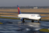 N183DN @ EDDL - at dus - by Volker Hilpert