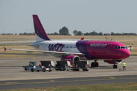 HA-LPD @ BUD - Airbus A320-233 - by Juergen Postl