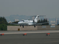 N413CS @ KSMO - N413CS arriving on RWY 21 - by Torsten Hoff