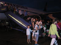 EC-KYZ @ EINN - EC-KYZ pick up people on Shannon Airport - by tadekptaku
