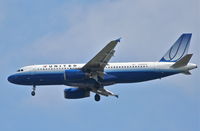 N482UA @ KORD - United Airlines A320-232, N482UA, 4R approach KORD - by Mark Kalfas