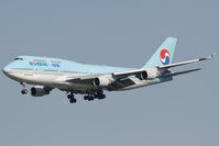 HL7486 @ LOWW - Korean Air 747-400 - by Andy Graf-VAP