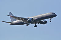 N568UA @ KORD - United Airlines Boeing 757-222, N568UA final RWY 10 KORD - by Mark Kalfas