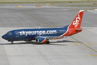OM-CLB @ LOWW - Skyeurope 737-300 - by Andy Graf-VAP