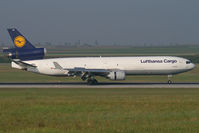 D-ALCD @ VIE - Lufthansa MDD MD11 - by Thomas Ramgraber-VAP