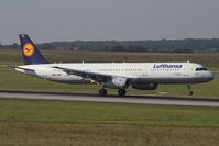 D-AISF @ LOWW - Lufthansa - by Delta Kilo