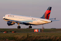 N361NW @ BWI - Delta Air Lines N361NW (FLT NWA1226) from Detroit Metro Wayne County (KDTW) landing on RWY 33L in the last minutes before sunset. Now in new Delta colors. - by Dean Heald