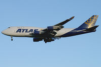 N429MC @ VIE - Atlas Air Boeing 747-400 - by Thomas Ramgraber-VAP