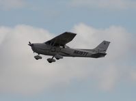 N6197T @ ORL - Cessna 172S