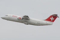 HB-IXN @ DUS - Swiss Avro Regional Jet RJ100 - by Joker767