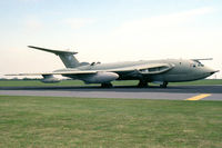 XH671 @ EGXW - Handley Page Victor K2 (HP-80) at RAF Waddington in 1990. - by Malcolm Clarke