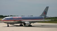 N80052 @ MDSD - American airlines taxing to take off - by Daniel Jef