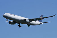 D-AIKB @ DFW - Lufthansa landing at DFW - by Zane Adams