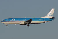 PH-BDW @ VIE - KLM - Royal Dutch Airlines Boeing 737-406 - by Joker767