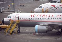 OE-LBP @ LOWW - AUSTRIAN AIRLINES - by Delta Kilo