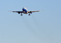 N806UA @ KORD - United Airlines Airbus A319-131, UAL683, arriving KORD 27L from KMSP. - by Mark Kalfas