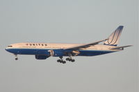 N769UA @ KORD - United Airlines Boeing 777-222, UAL941, arriving 27L KORD from EDDF (Frankfurt). - by Mark Kalfas