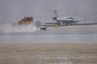 N976SW @ KBIL - Canadair CL-600 at -6 degrees F - by cliffpov