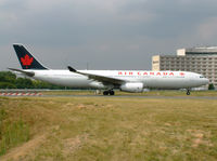C-GHKR @ LFPG - Air Canada - by vickersfour