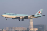 HL7403 @ LOWW - Korean Air Cargo 747-400