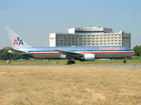 N346AN @ LFPG - American Airlines - by vickersfour