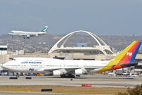 DQ-FJK @ KLAX - Air Pacific Boeing 747-412, taxiing to the gate KLAX. - by Mark Kalfas