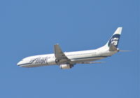 N318AS @ KLAX - Alaska Airlines Boeing 737-990, 25R departure KLAX. - by Mark Kalfas