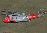 XV670 - Royal Navy Sea King HU5 (c/n WA.658). Operated by 771 Squadron, coded '17'. Dunmail Raise, Cumbria. - by vickersfour