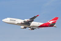 VH-OEF @ KLAX - Qantas Airlines Boeing 747-438, 25R departure KLAX. - by Mark Kalfas