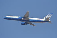N557UA @ KLAX - United Airlines Boeing 757-222, N557UA departing KLAX 25R. - by Mark Kalfas