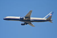 N571UA @ KLAX - United Airlines Boeing 757-222, N571UA 25R departure KLAX. - by Mark Kalfas