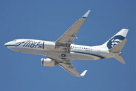 N624AS @ KLAX - Alaska Airlines Boeing 737-790, N624AS 25R departure KLAX. - by Mark Kalfas