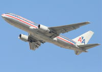 N320AA @ KLAX - American Airlines Boeing 767-223. N320AA 25R departure KLAX. - by Mark Kalfas
