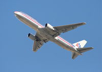 N370AA @ KLAX - American Airlines Boeing 767-323. N370AA 25R departure KLAX. - by Mark Kalfas