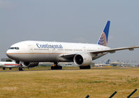 N77012 @ LFPG - Continental Airlines - by vickersfour