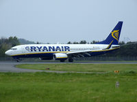 EI-DCY @ EGPH - Ryanair B737 Arrives on runway 24 at EDI - by Mike stanners