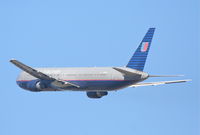 N675UA @ KLAX - United Airlines Boeing 767-322, UAL45 25R departure for PHOG. - by Mark Kalfas