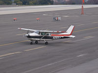 N2825Y @ KSMO - N2825Y taxiing - by Torsten Hoff